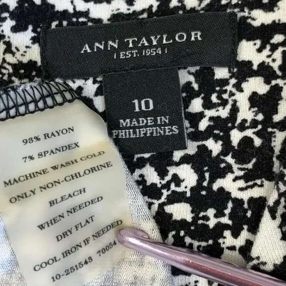 Ann Taylor Sleeveless Ruched Shift Casual Dress Stretch Size 10 Black and White - Picture 16 of 16